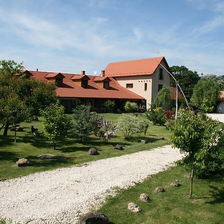 Hostal Malomdűlő Farmház Pilisborosjenő Exterior foto