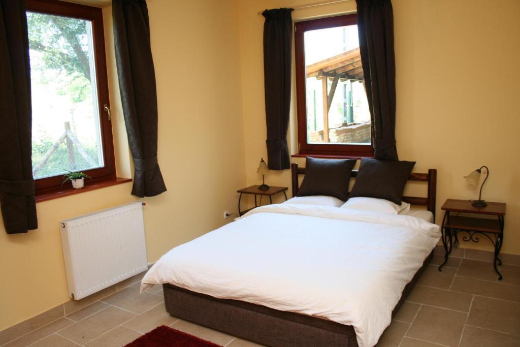 Hostal Malomdűlő Farmház Pilisborosjenő Habitación foto