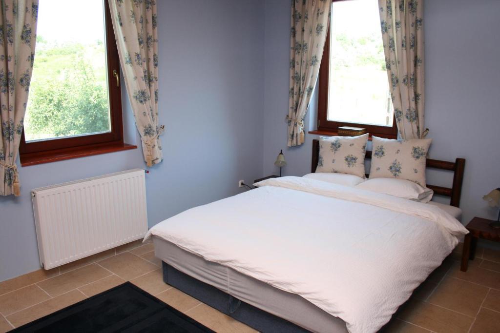Hostal Malomdűlő Farmház Pilisborosjenő Habitación foto