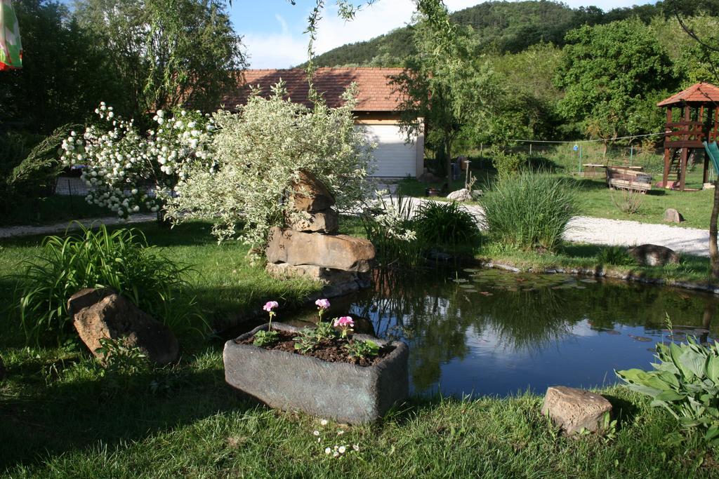 Hostal Malomdűlő Farmház Pilisborosjenő Exterior foto
