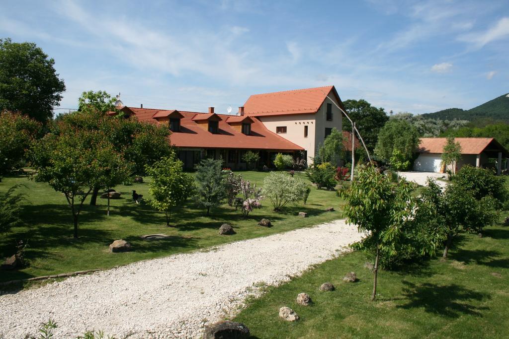 Hostal Malomdűlő Farmház Pilisborosjenő Exterior foto